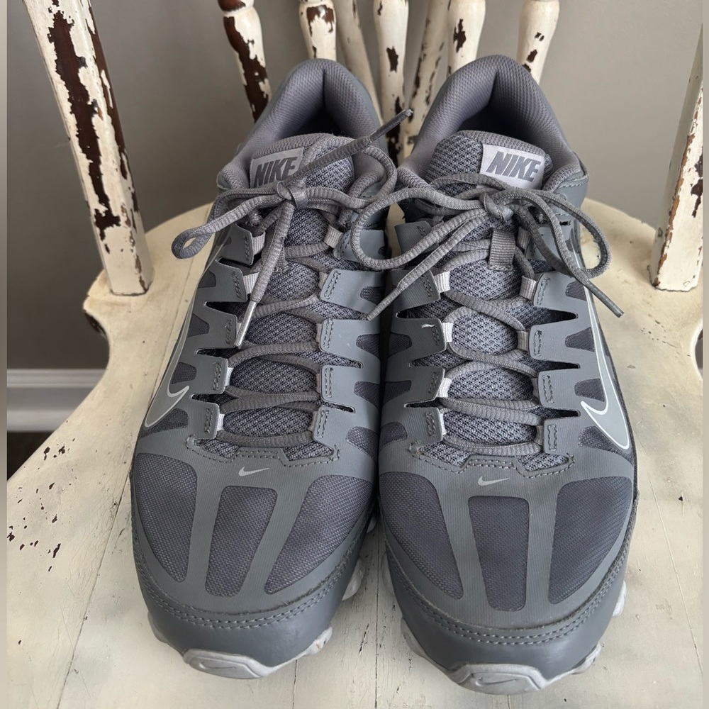 Men’s Nike Reax 8 TR Gray Mesh Sneakers